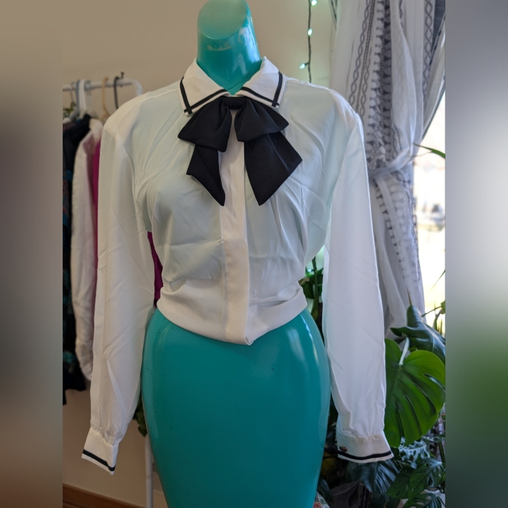 90's Notches Blouse with Bottom Bow